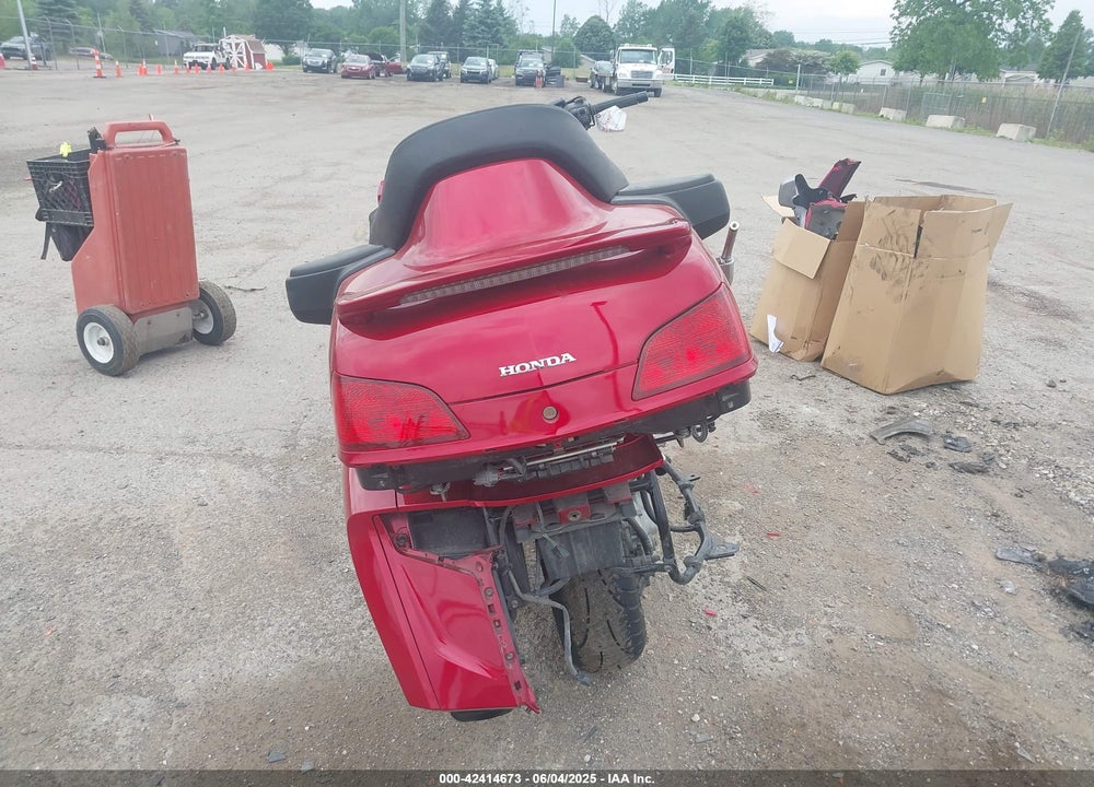 2013 HONDA GL1800 H VIN: JH2SC68H8DK100622