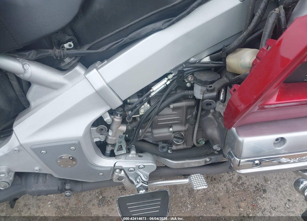 2013 HONDA GL1800 H VIN: JH2SC68H8DK100622