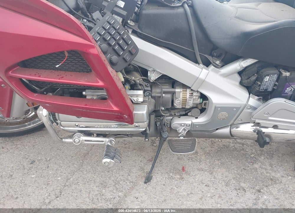2013 HONDA GL1800 H VIN: JH2SC68H8DK100622
