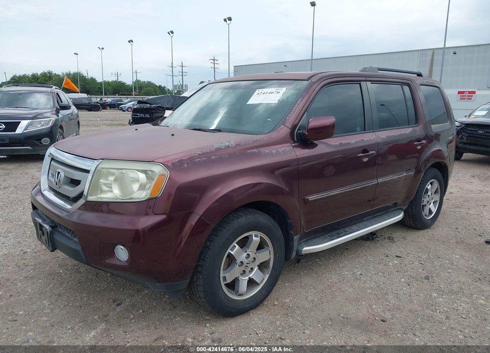 2011 HONDA PILOT TOURING VIN: 5FNYF4H90BB081811