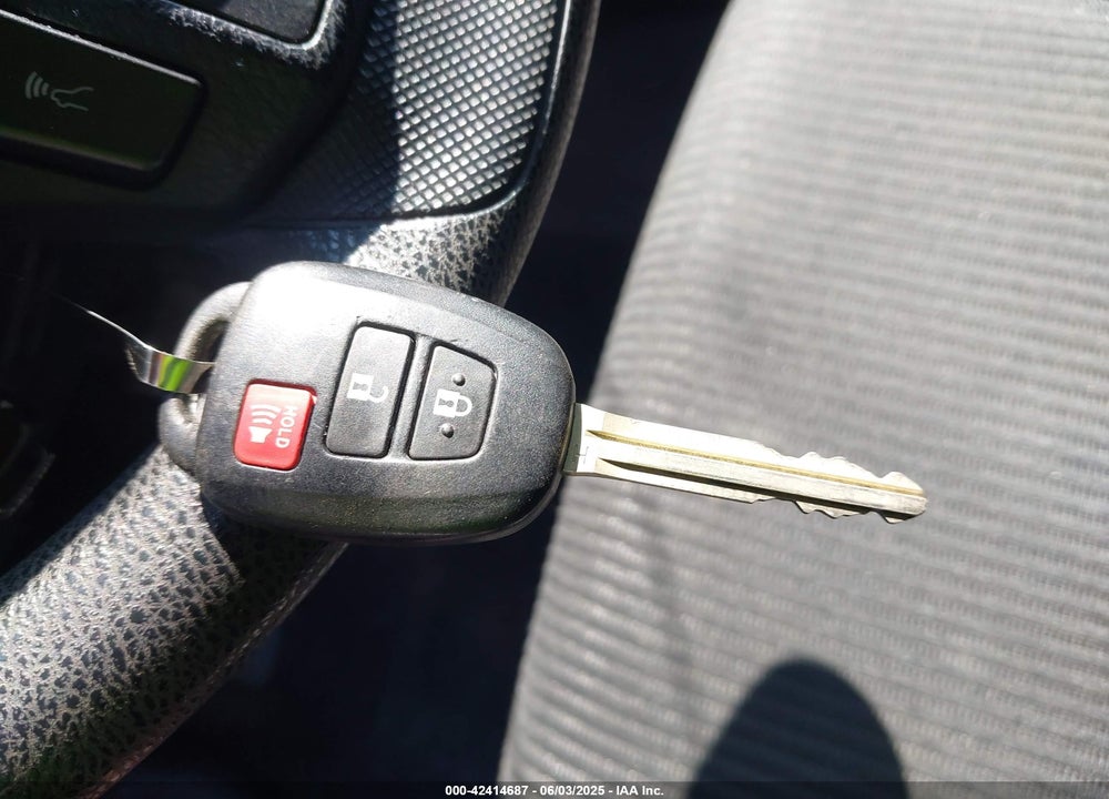 2017 TOYOTA RAV4 VIN: JTMZFREV5HJ114225