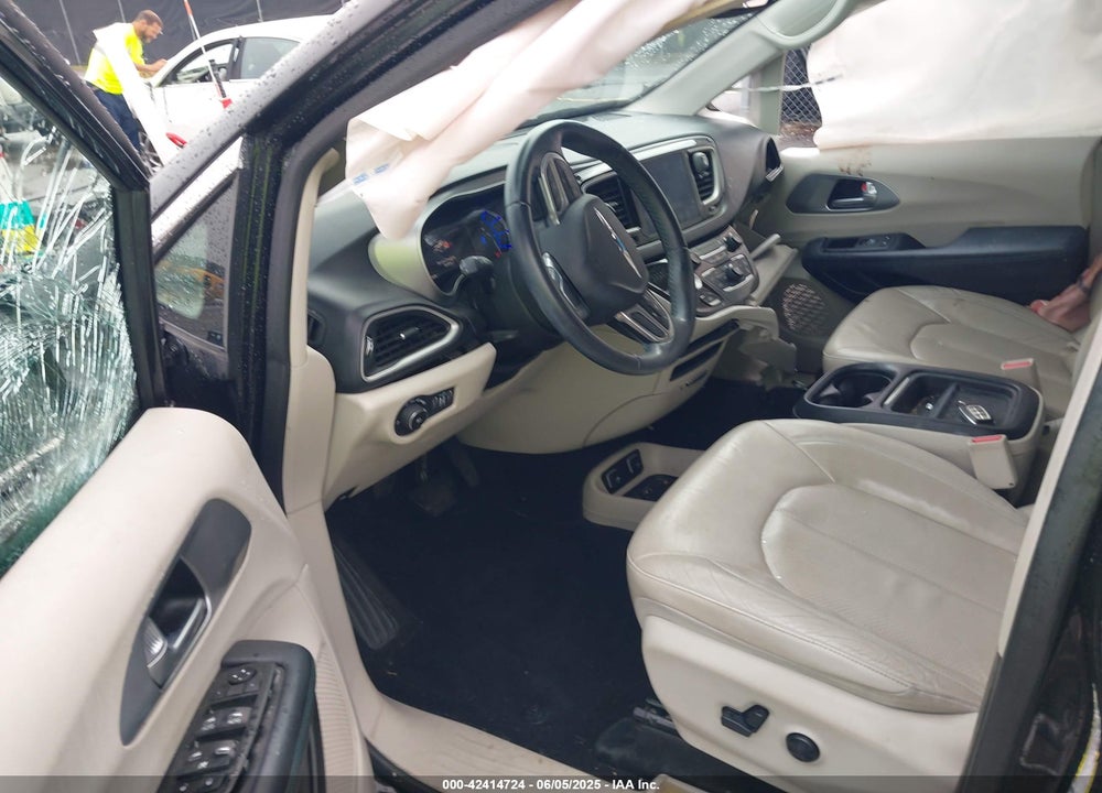 2018 CHRYSLER PACIFICA HYBRID TOURING L VIN: 2C4RC1L74JR183472