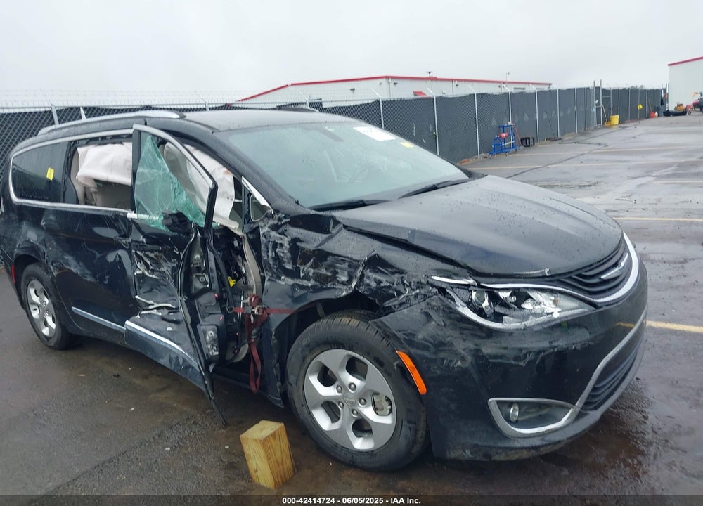 2018 CHRYSLER PACIFICA HYBRID TOURING L VIN: 2C4RC1L74JR183472