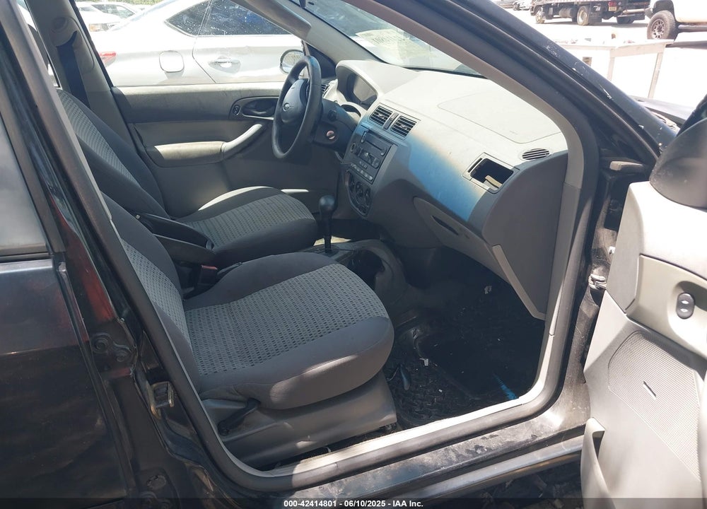 2005 FORD FOCUS ZX4 VIN: 1FAFP34N75W169147