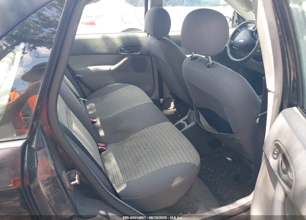 2005 FORD FOCUS ZX4 VIN: 1FAFP34N75W169147
