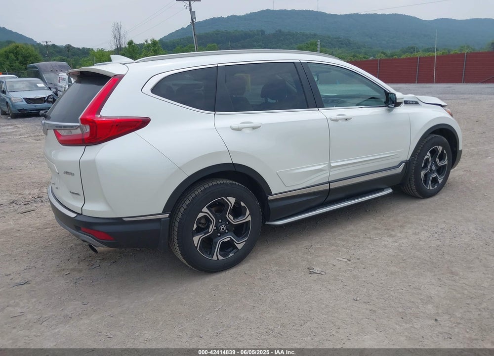 2017 HONDA CR-V VIN: 2HKRW2H90HH668061
