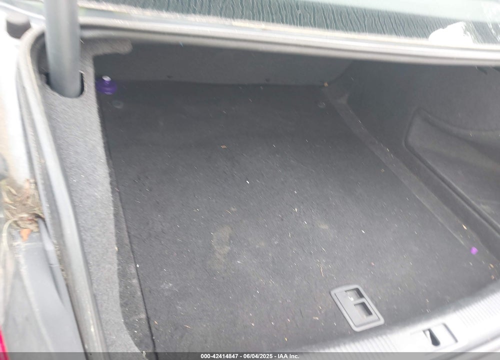 2013 AUDI A4 2.0T PREMIUM VIN: WAUAFAFL9DN010719