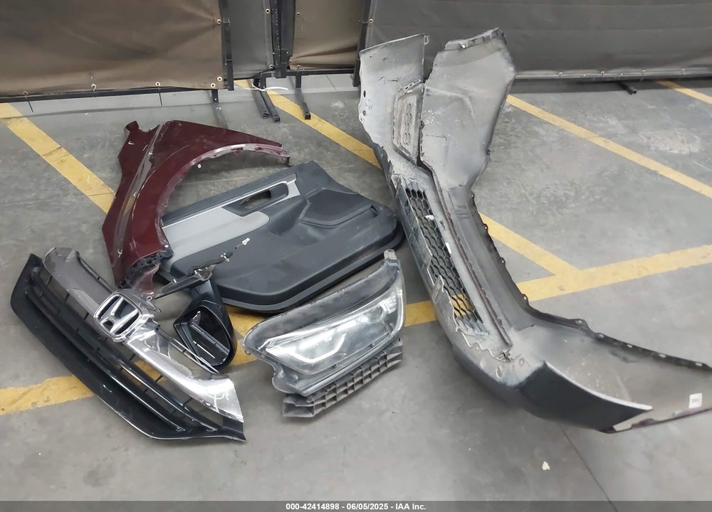2018 HONDA CR-V LX VIN: 2HKRW5H38JH407117