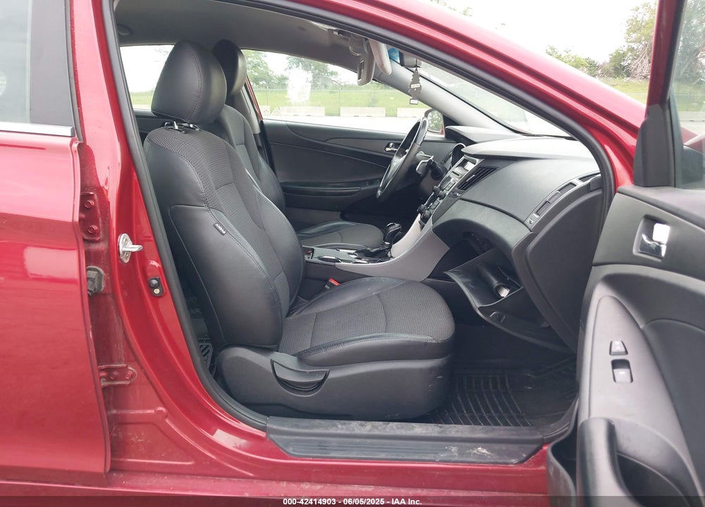 2011 HYUNDAI SONATA SE VIN: 5NPEC4AC3BH154995