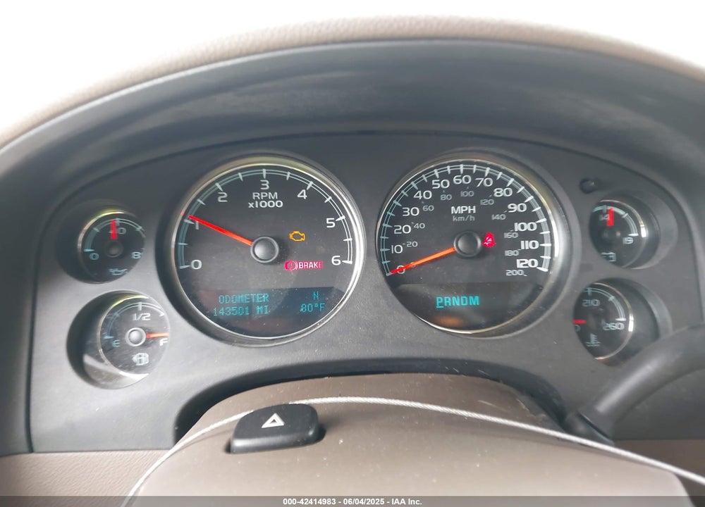 2011 CHEVROLET SUBURBAN 1500 VIN: 1GNSCKE0XBR355591