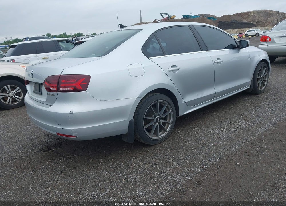 2011 VOLKSWAGEN JETTA VIN: 3VWLZ7AJ2BM380202