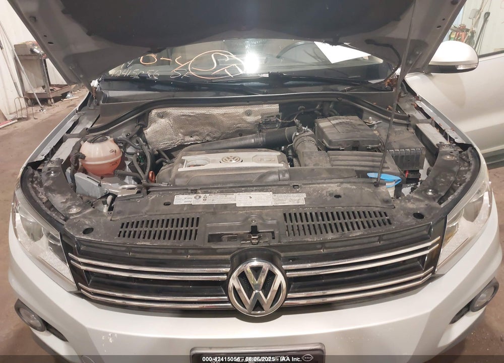 2012 VOLKSWAGEN TIGUAN SE VIN: WVGBV7AX8CW575846