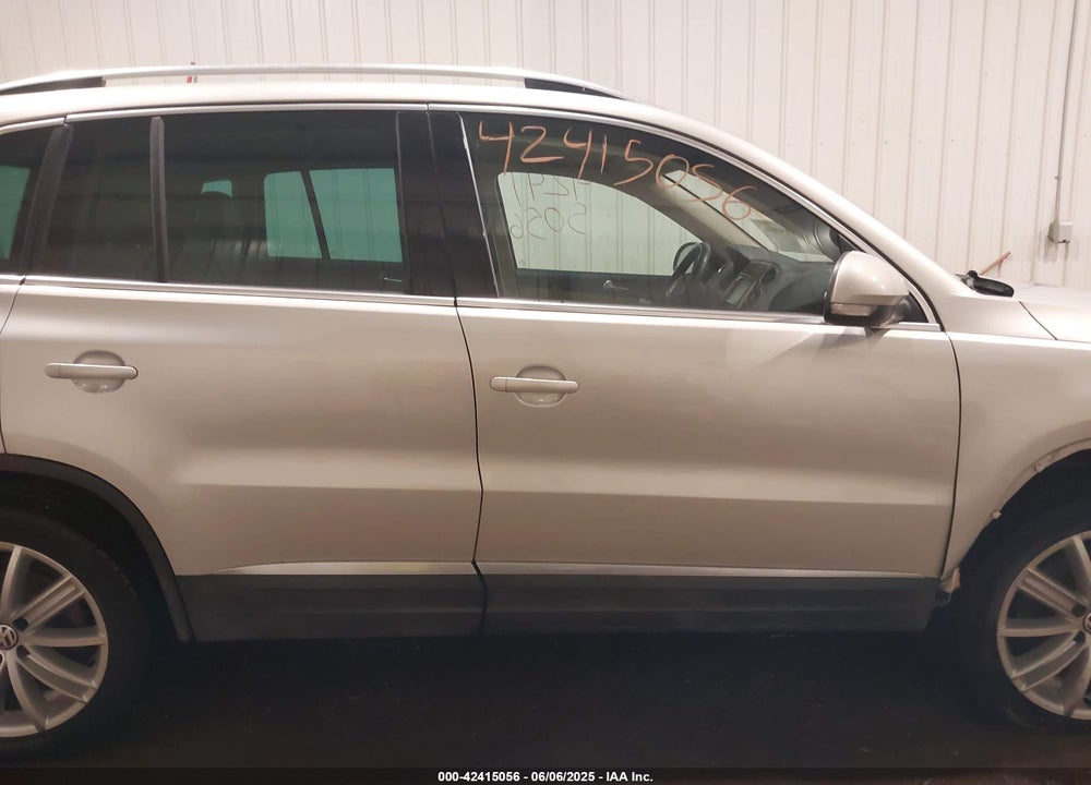 2012 VOLKSWAGEN TIGUAN SE VIN: WVGBV7AX8CW575846