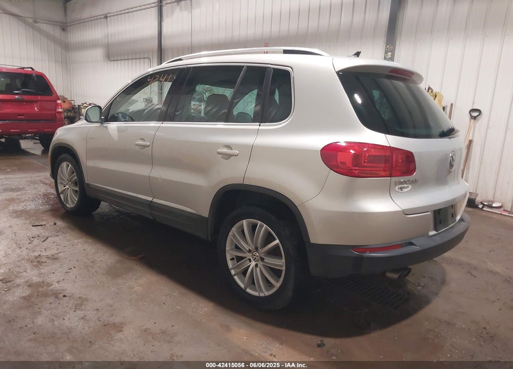 2012 VOLKSWAGEN TIGUAN SE VIN: WVGBV7AX8CW575846