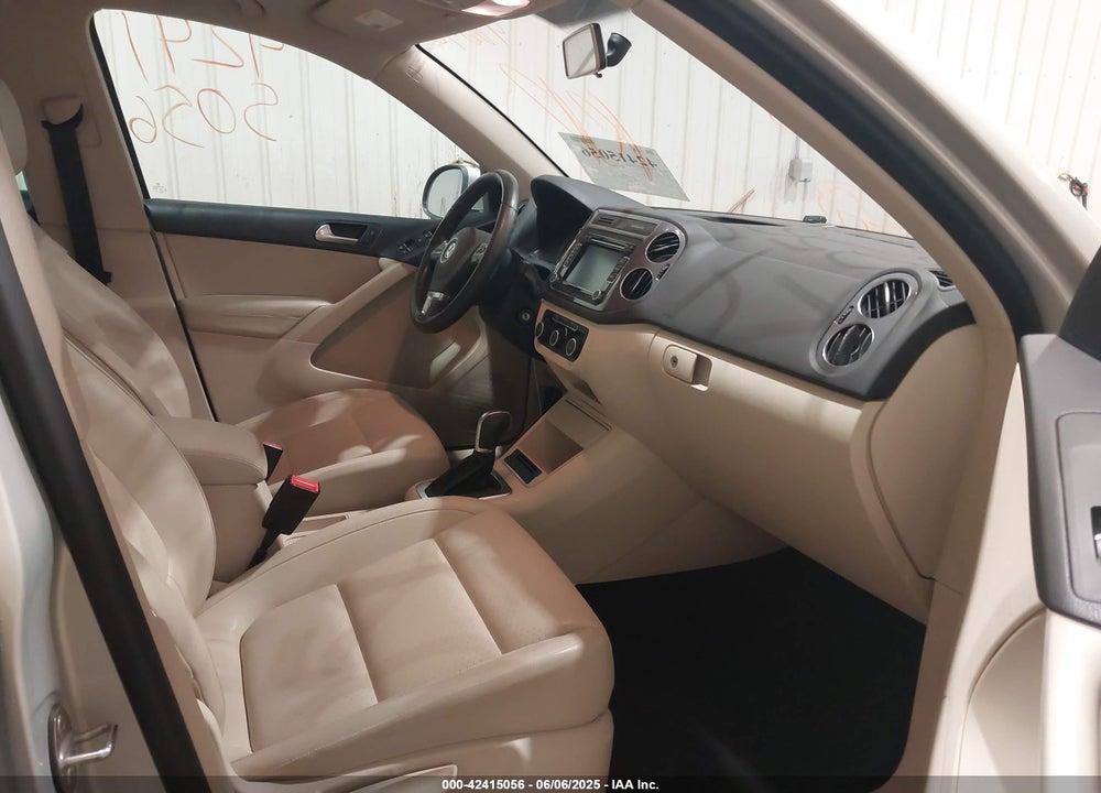 2012 VOLKSWAGEN TIGUAN SE VIN: WVGBV7AX8CW575846