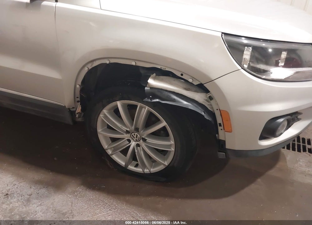 2012 VOLKSWAGEN TIGUAN SE VIN: WVGBV7AX8CW575846