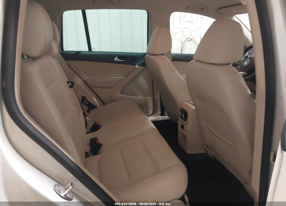 2012 VOLKSWAGEN TIGUAN SE VIN: WVGBV7AX8CW575846