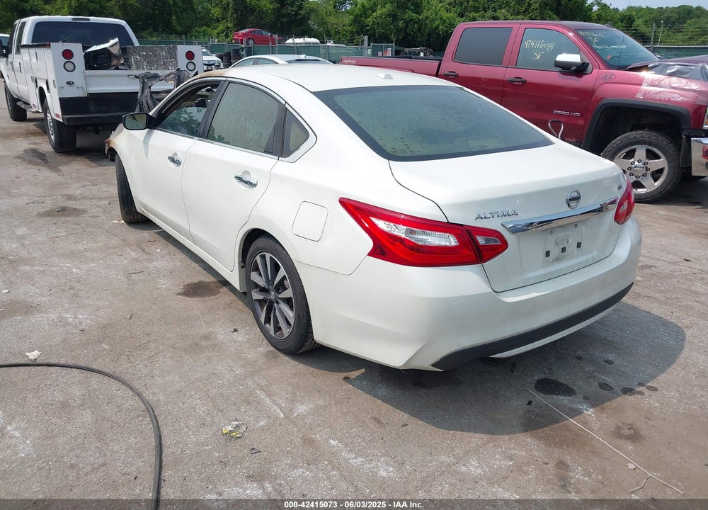 2017 NISSAN ALTIMA VIN: 1N4AL3AP8HC113266