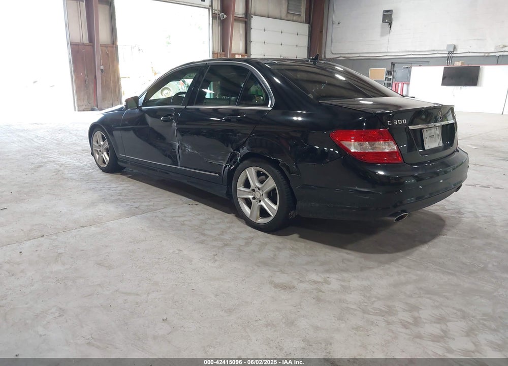 2011 MERCEDES-BENZ C CLASS VIN: WDDGF8BB8BR134687