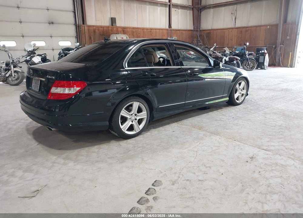2011 MERCEDES-BENZ C CLASS VIN: WDDGF8BB8BR134687
