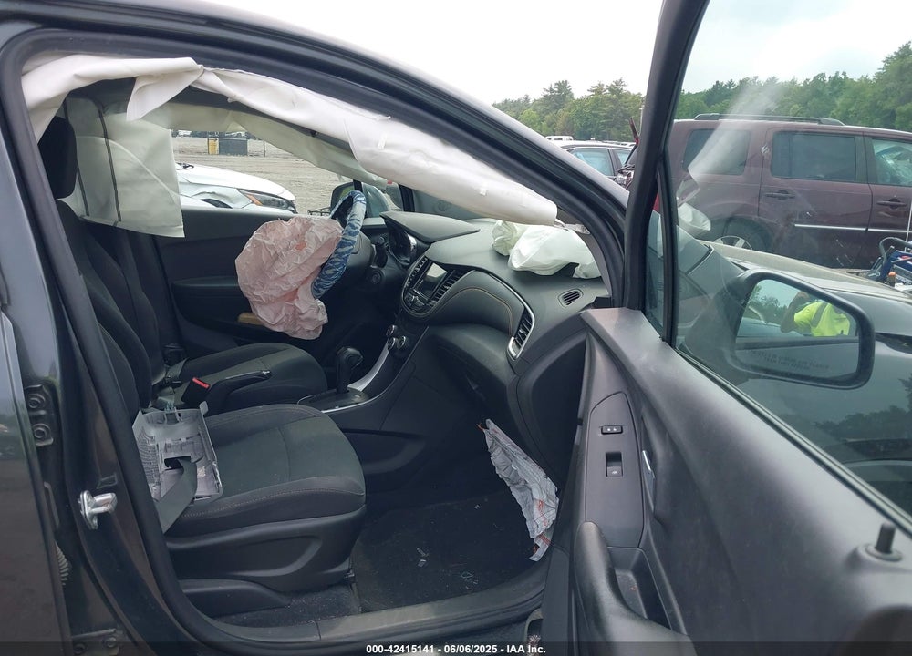 2019 CHEVROLET TRAX VIN: 3GNCJNSB3KL258399