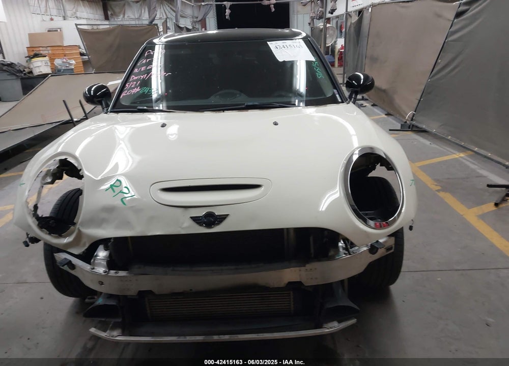 2017 MINI CLUBMAN VIN: WMWLN9C39H2E49735
