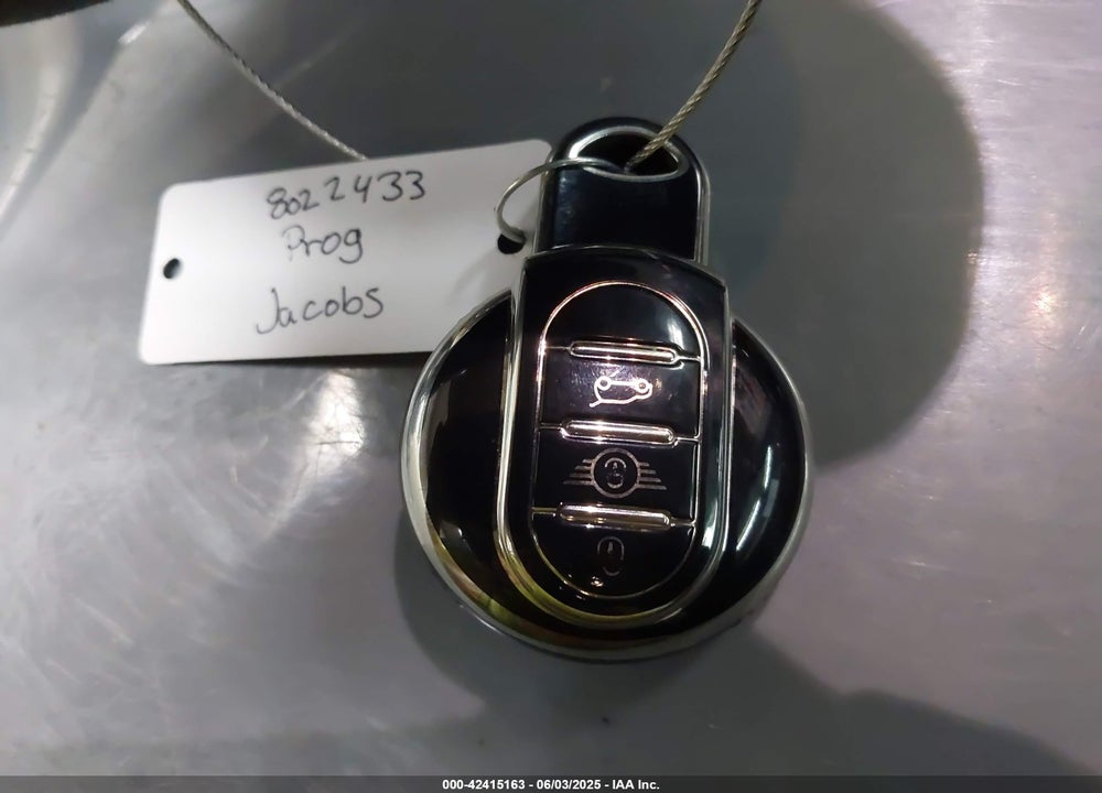 2017 MINI CLUBMAN VIN: WMWLN9C39H2E49735