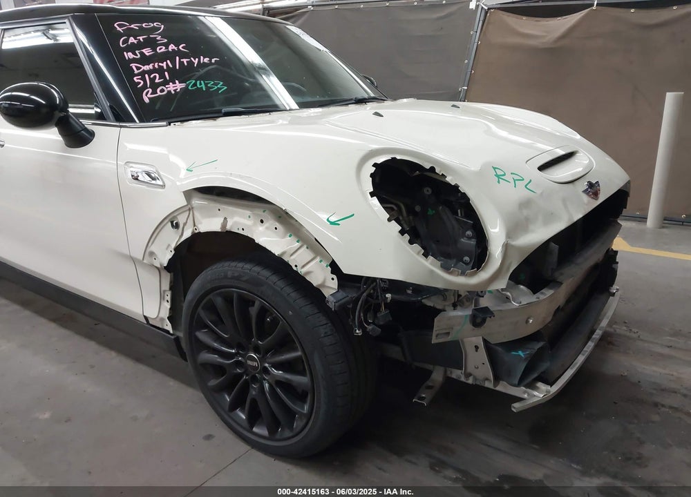 2017 MINI CLUBMAN VIN: WMWLN9C39H2E49735