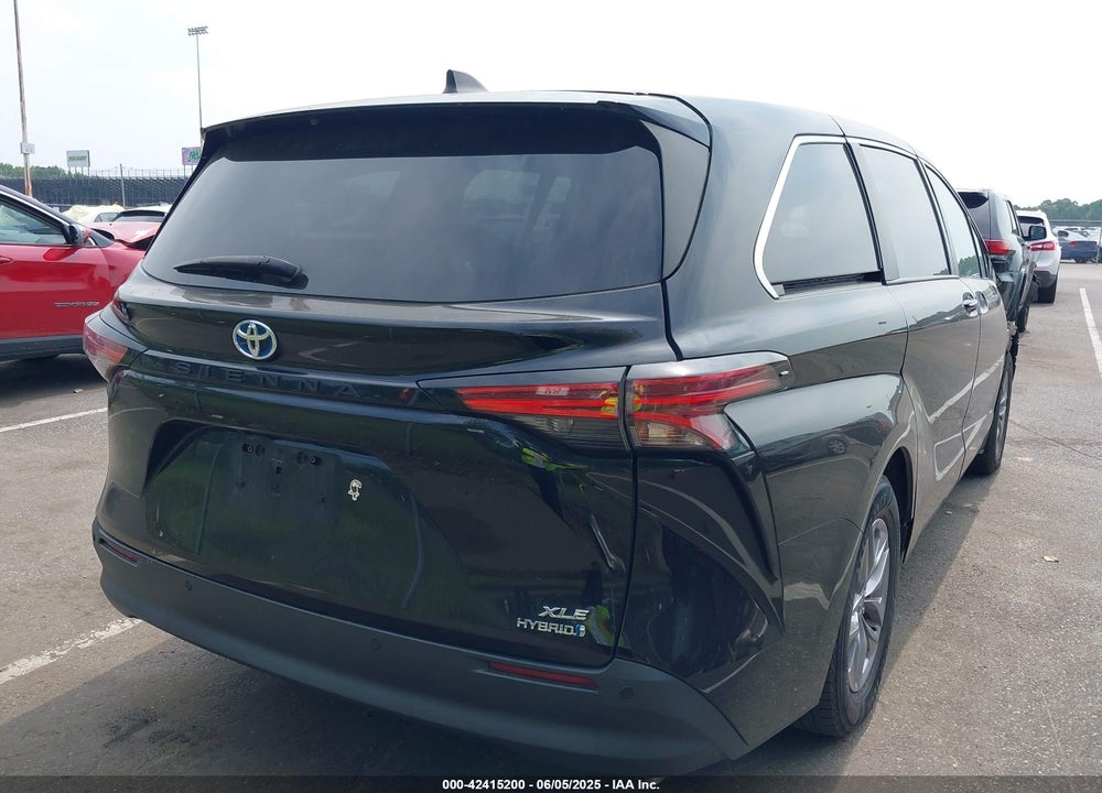 2022 TOYOTA SIENNA XLE VIN: 5TDYRKECXNS109318
