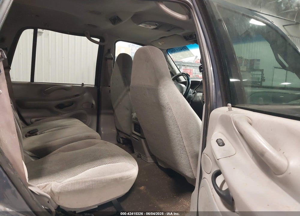 2000 FORD EXPEDITION XLT VIN: 1FMPU16L4YLA78426
