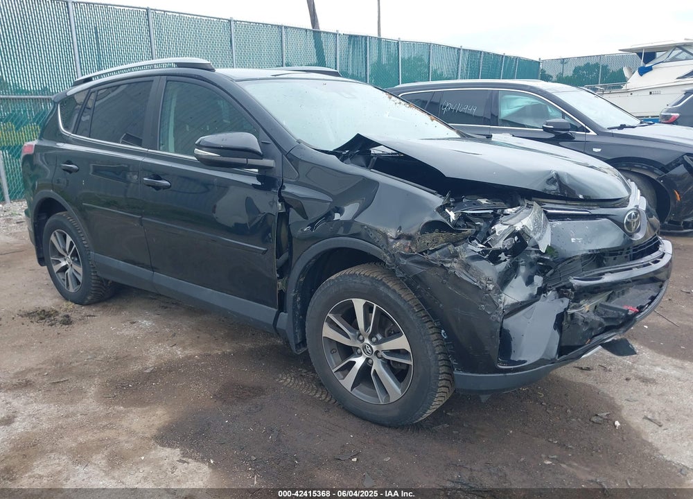 2018 TOYOTA RAV4 XLE VIN: 2T3RFREV0JW750610