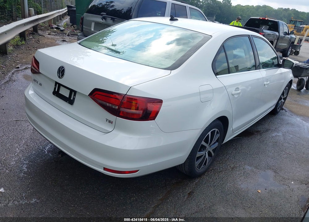 2017 VOLKSWAGEN JETTA 1.4T SE VIN: 3VWDB7AJ6HM360388