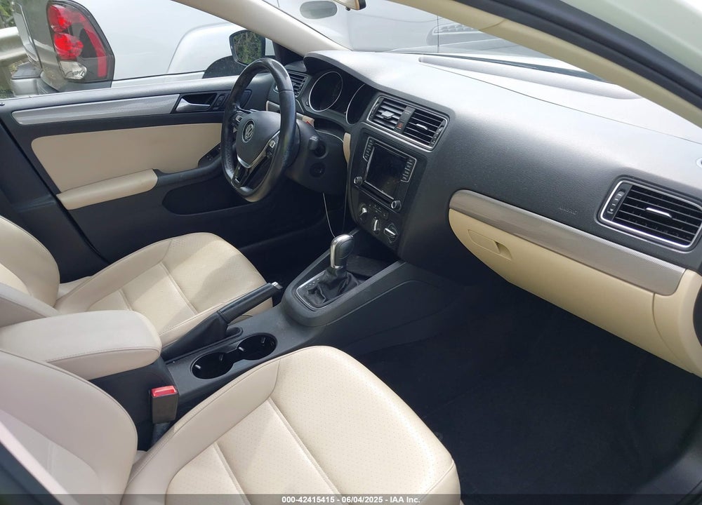 2017 VOLKSWAGEN JETTA 1.4T SE VIN: 3VWDB7AJ6HM360388