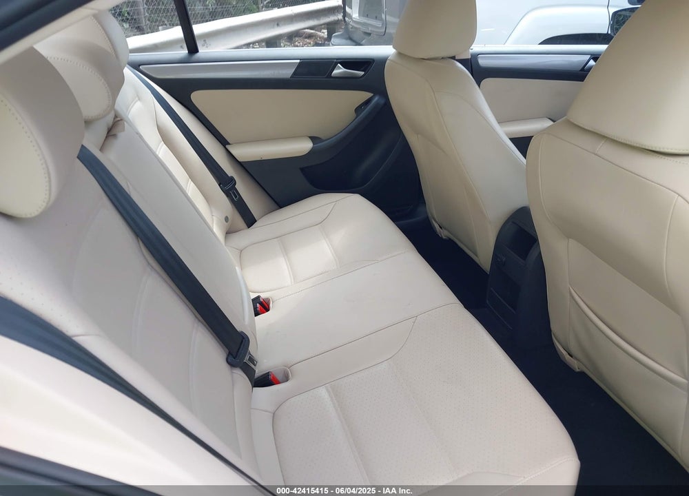 2017 VOLKSWAGEN JETTA 1.4T SE VIN: 3VWDB7AJ6HM360388