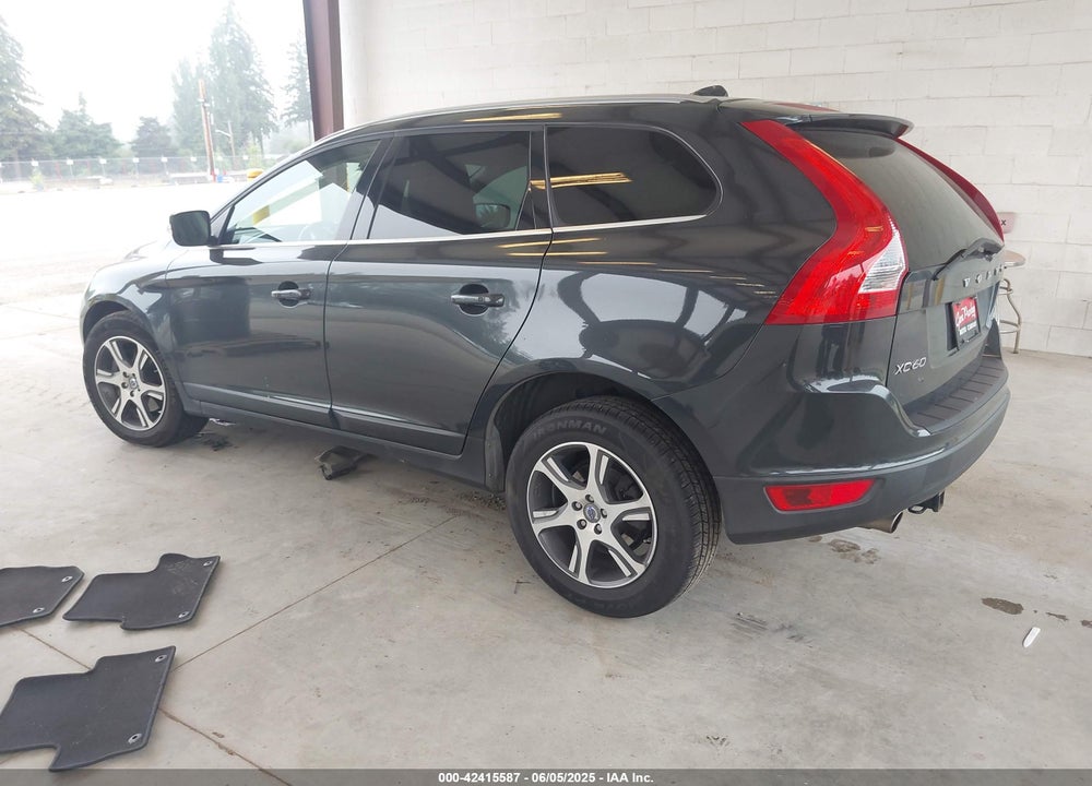2013 VOLVO XC60 VIN: YV4902DZ3D2411993