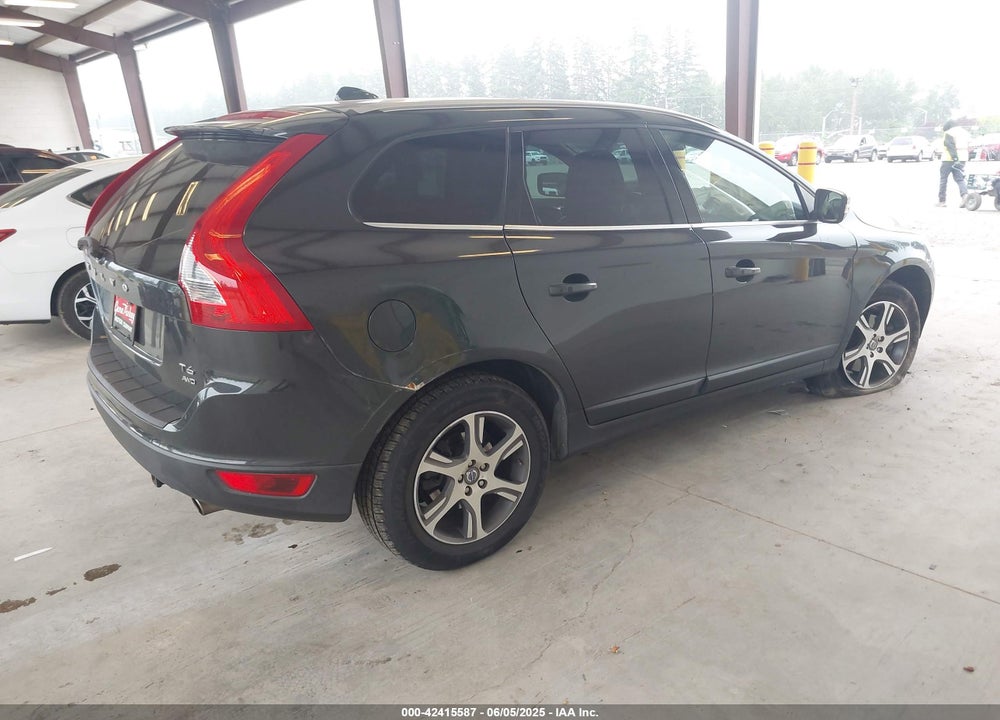 2013 VOLVO XC60 VIN: YV4902DZ3D2411993