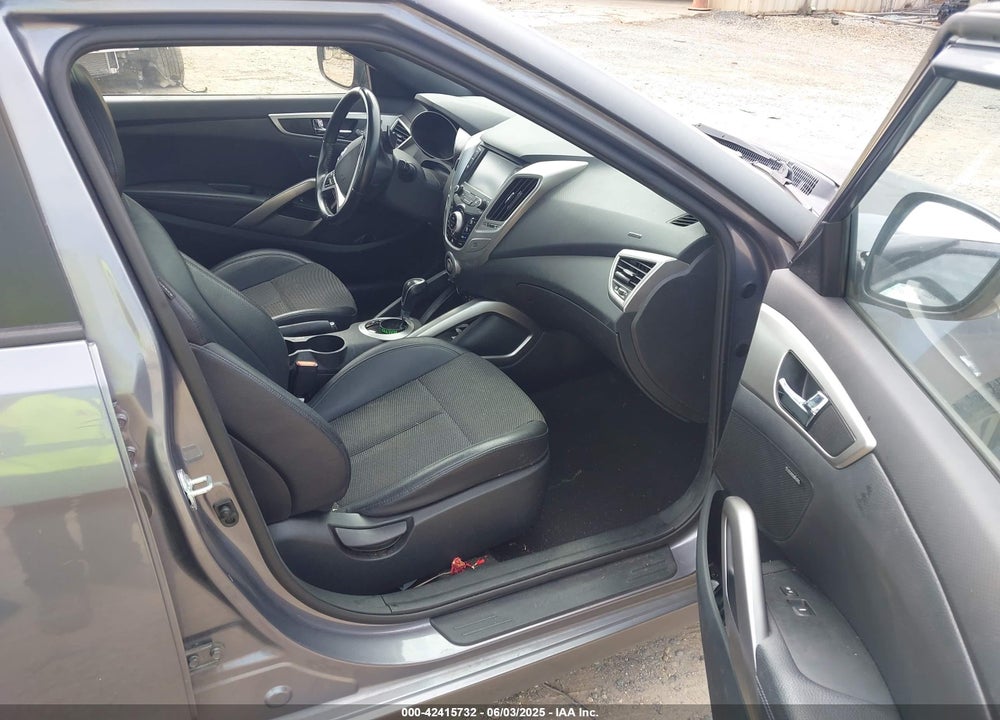 2016 HYUNDAI VELOSTER VIN: KMHTC6AD0GU250801