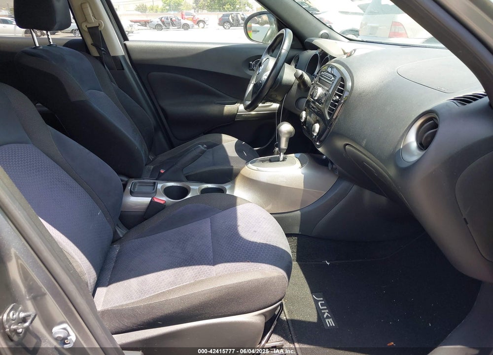 2011 NISSAN JUKE SV VIN: JN8AF5MR5BT003944