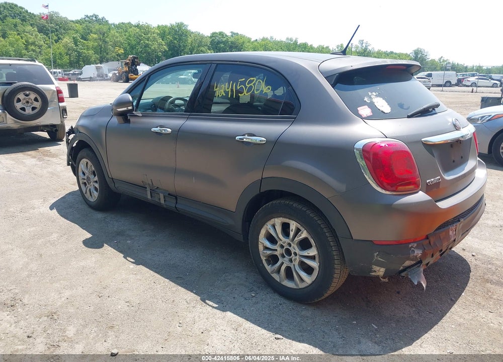 2016 FIAT 500X VIN: ZFBCFYBT2GP374325