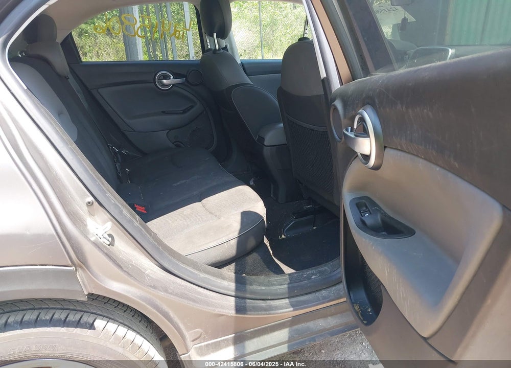 2016 FIAT 500X VIN: ZFBCFYBT2GP374325