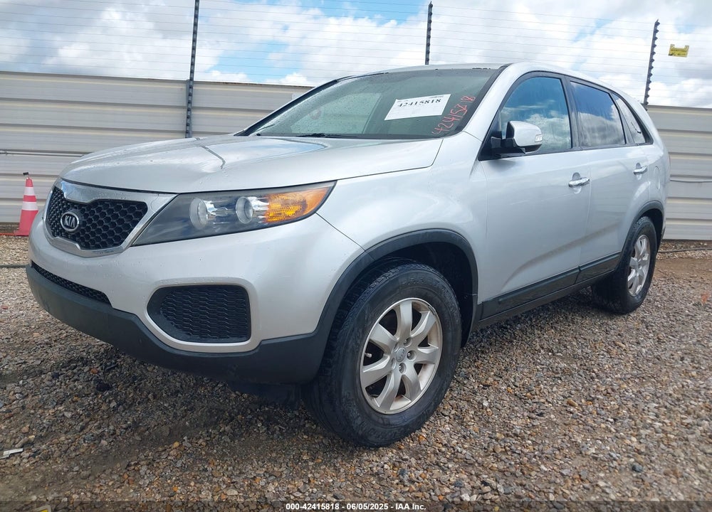 2013 KIA SORENTO LX VIN: 5XYKT3A15DG332458