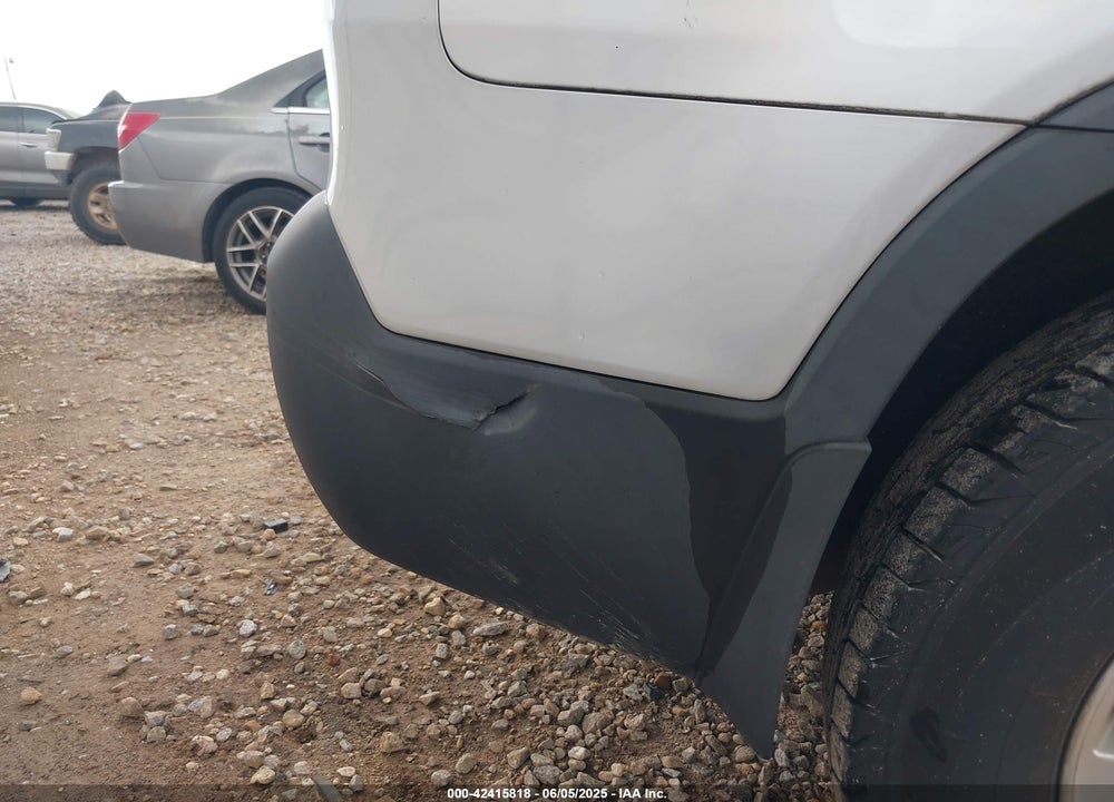 2013 KIA SORENTO LX VIN: 5XYKT3A15DG332458