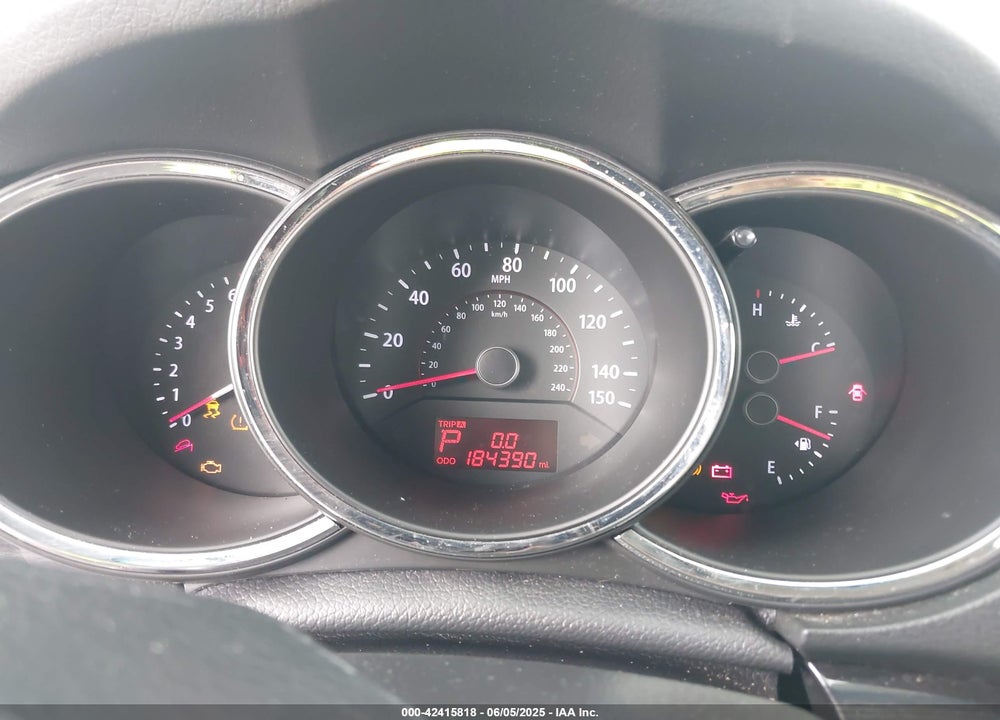 2013 KIA SORENTO LX VIN: 5XYKT3A15DG332458