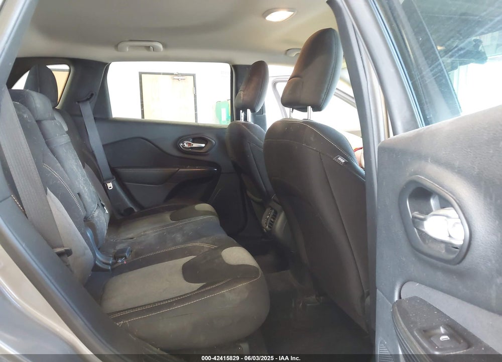 2017 JEEP CHEROKEE SPORT 4X4 VIN: 1C4PJMAB2HW537884