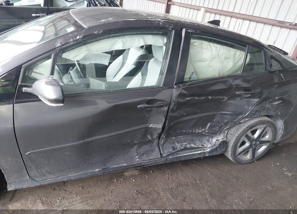 2017 TOYOTA PRIUS FOUR TOURING VIN: JTDKARFU2H3532249