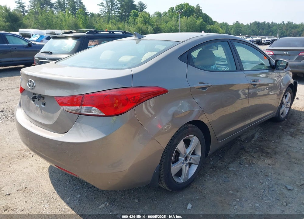 2013 HYUNDAI ELANTRA VIN: 5NPDH4AE0DH329267