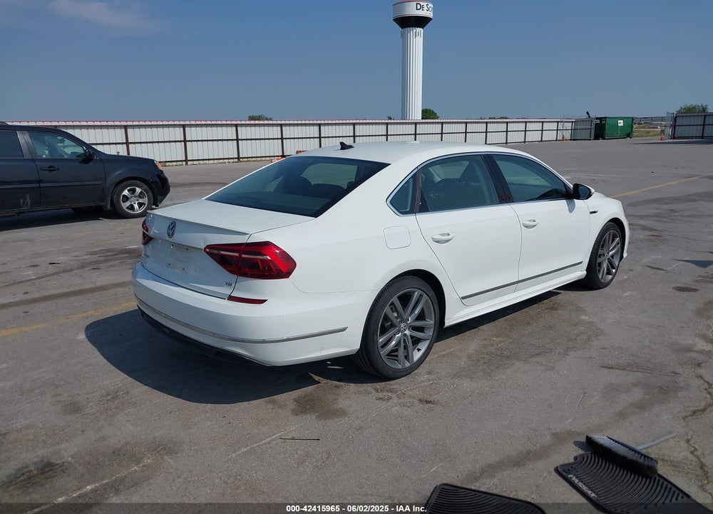 2017 VOLKSWAGEN PASSAT VIN: 1VWDT7A31HC022087