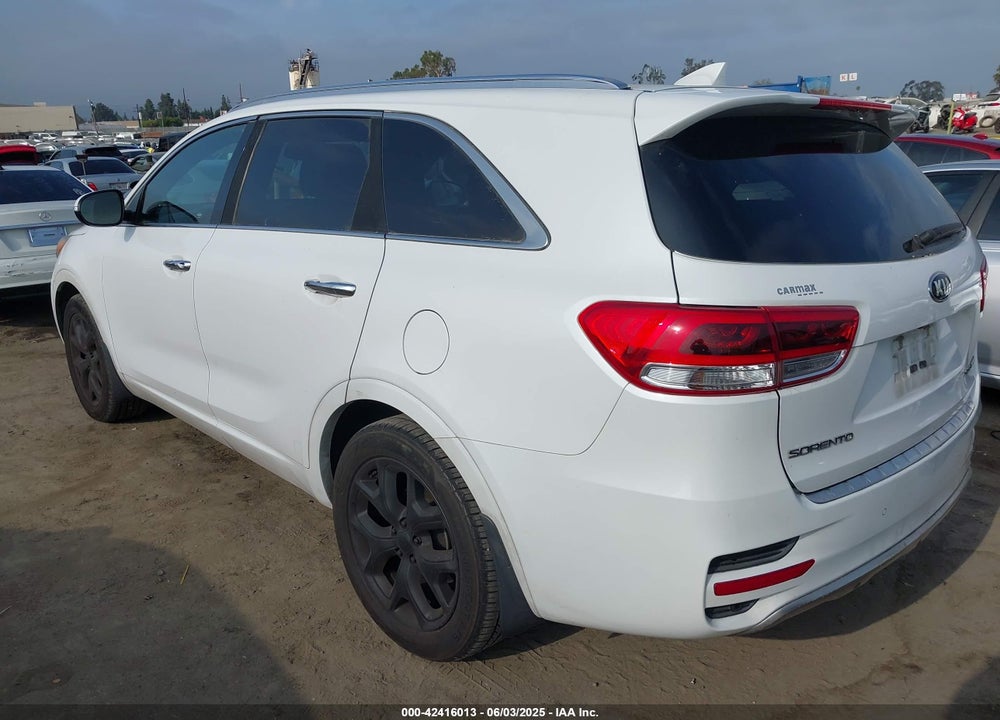 2016 KIA SORENTO VIN: 5XYPK4A11GG113967