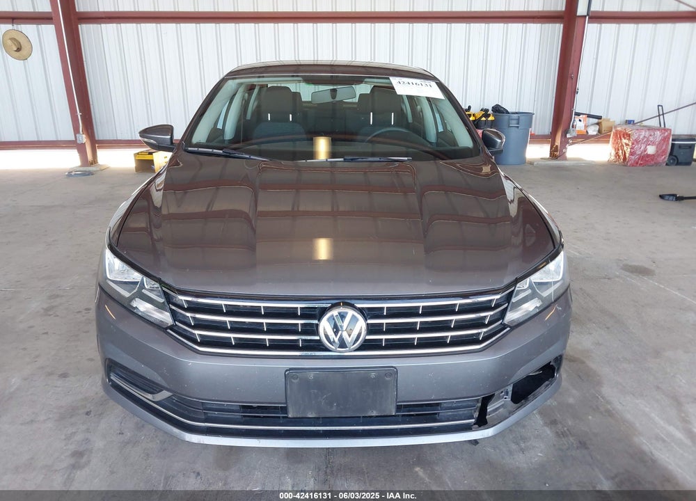 2018 VOLKSWAGEN PASSAT VIN: 1VWAA7A37JC047557