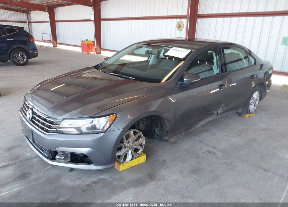 2018 VOLKSWAGEN PASSAT VIN: 1VWAA7A37JC047557